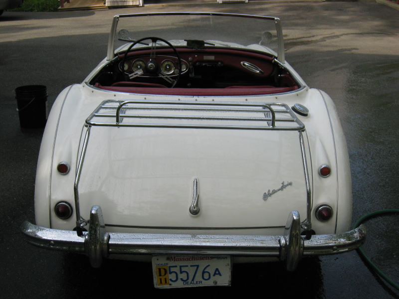 Illustration for article titled Vintage Car Porn: Austin-Healey 100-6 Gallery